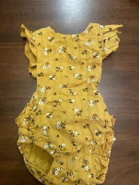 Mustard Yellow Floral Ruffle Baby Romper Girls Size 6M Boutique Style
